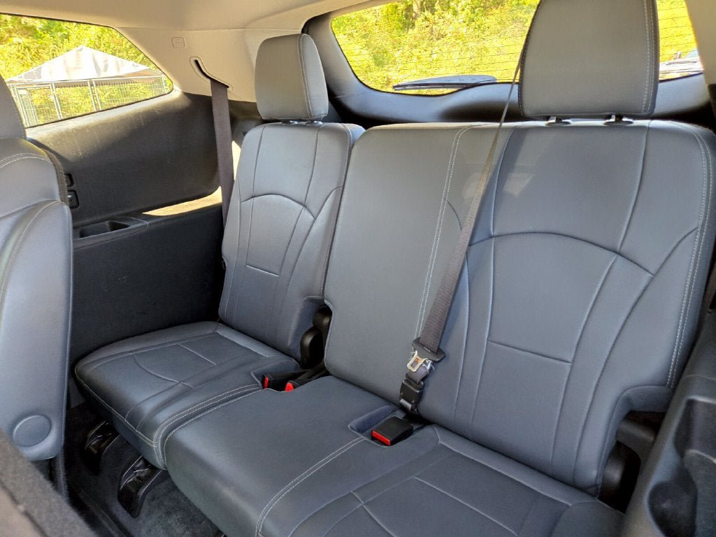 Used 2021 Buick Enclave Essence FWD image 17