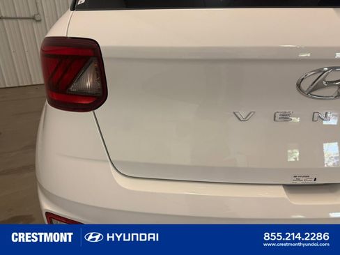 Used 2026 Hyundai Venue SEL FWD image 18
