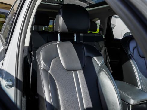 Used 2023 Kia Sorento S w/ Panoramic Sunroof Package AWD/4WD image 25