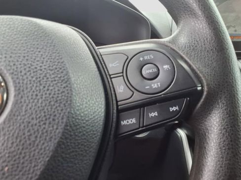 Used 2023 Toyota RAV4 XLE image 28