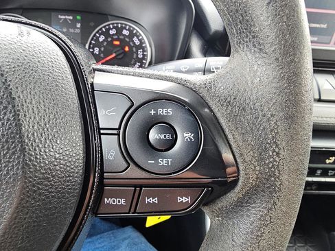 Used 2020 Toyota RAV4 LE w/ All Weather Liner Package image 31