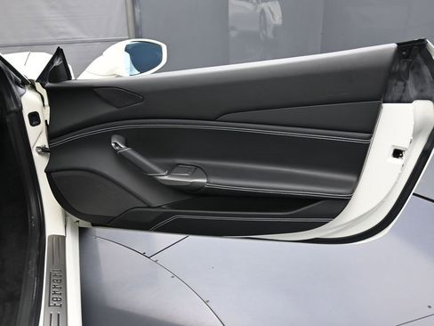 Used 2017 Ferrari 488 GTB image 30