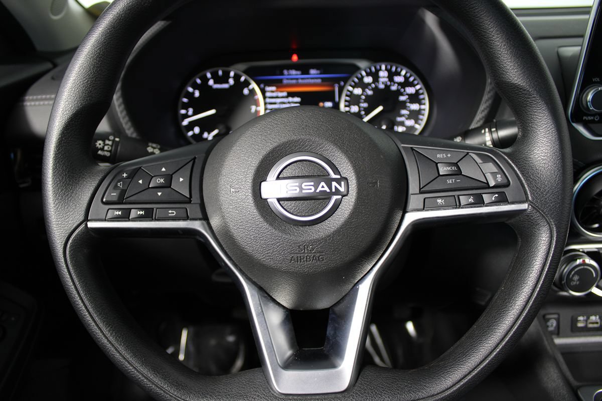 Used 2025 Nissan Sentra SV FWD image 11