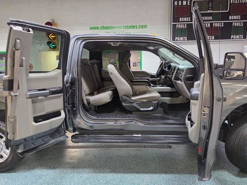 Used 2018 Ford F250 XLT w/ XLT Value Package AWD/4WD image 21