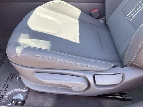 Used 2025 Hyundai Elantra SEL image 23
