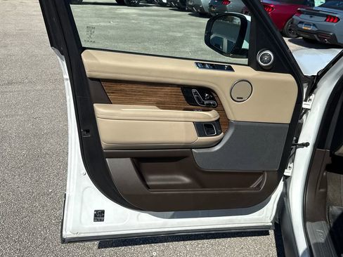 Used 2020 Land Rover Range Rover HSE image 13