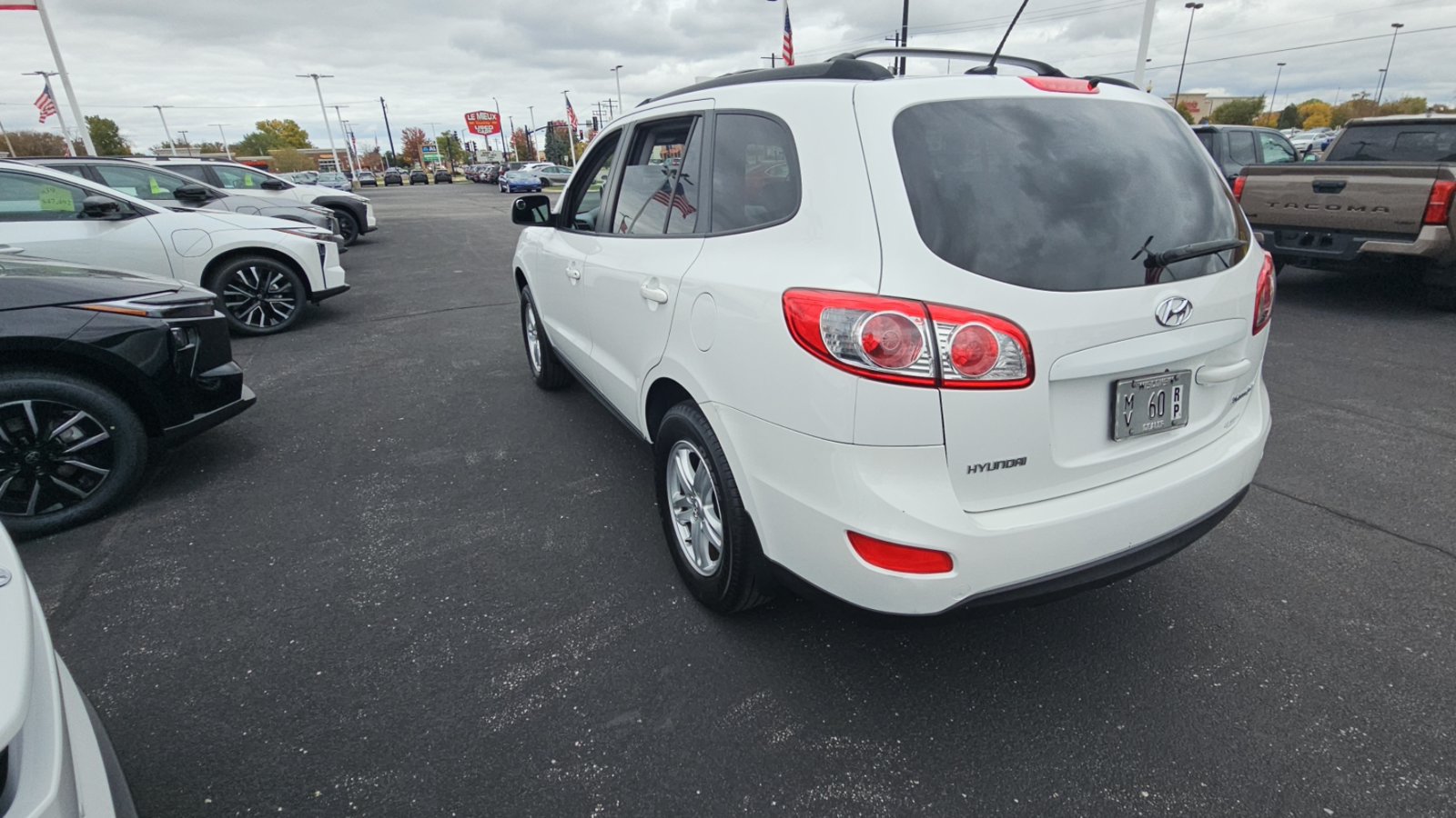 Used 2010 Hyundai Santa Fe GLS FWD image 5