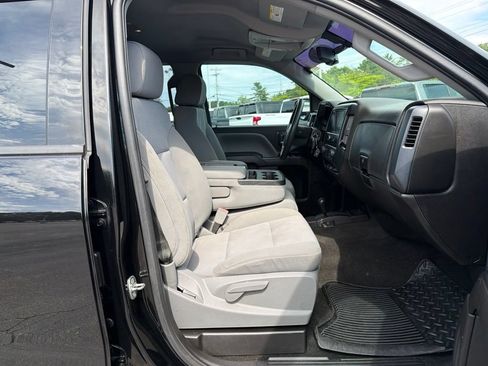 Used 2018 Chevrolet Silverado 1500 Custom w/ Custom Value Package AWD/4WD image 27