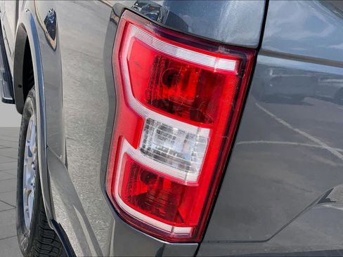 Used 2019 Ford F150 Lariat RWD image 28