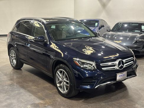 Used 2017 Mercedes-Benz GLC 300 4MATIC image 5