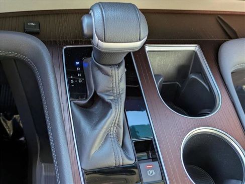 Used 2021 Toyota Sienna XLE image 12