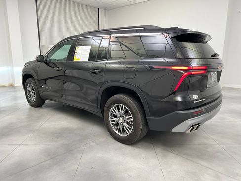 Used 2024 Chevrolet Traverse LT FWD image 6