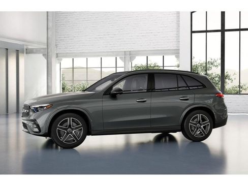 Used 2023 Mercedes-Benz GLC 300 4MATIC image 36