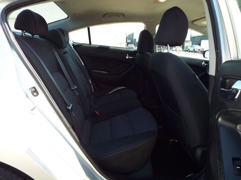 Used 2015 Kia Forte LX w/ Popular Package image 21