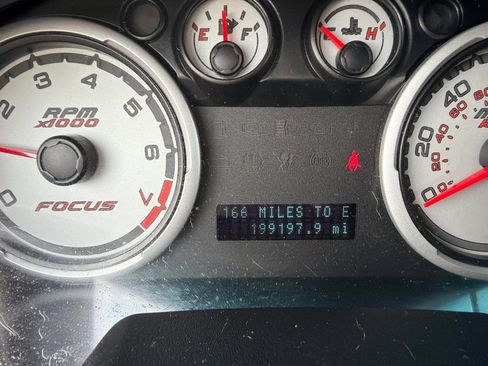 Used 2011 Ford Focus SE FWD image 11