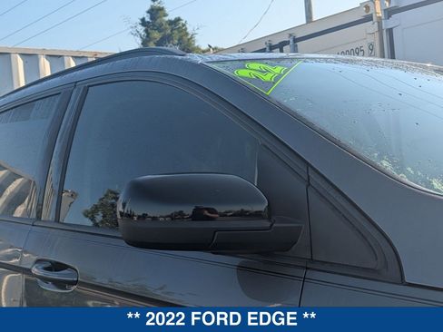 Certified 2022 Ford Edge SE w/ Black Appearance Package image 10