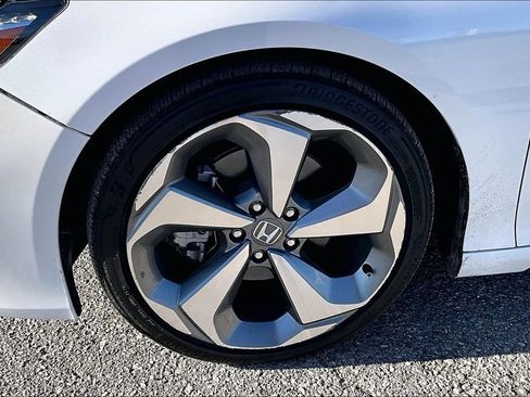 Used 2020 Honda Accord Touring image 12