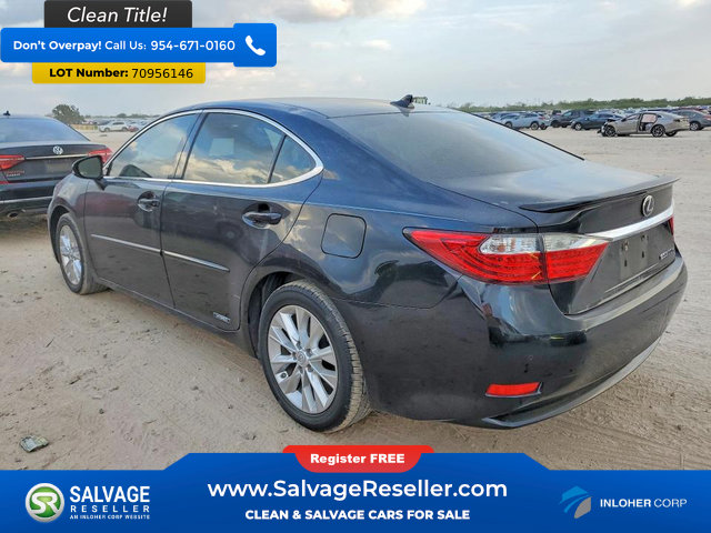 Used 2013 Lexus ES 300h w/ Luxury Pkg FWD image 3