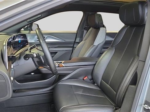 Used 2024 Cadillac Lyriq Tech w/ Driver Assist Package image 11