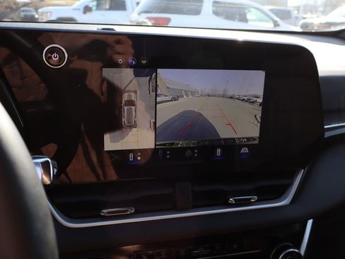 Used 2025 Chevrolet Equinox LT w/ Safety and Technology Package image 21