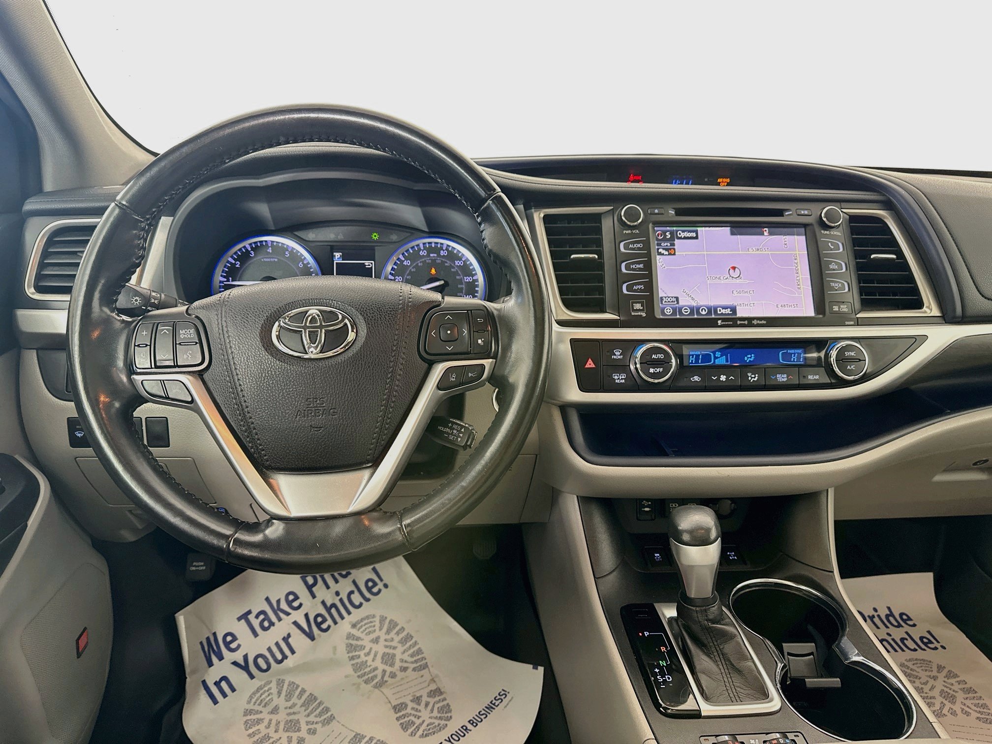 Used 2019 Toyota Highlander Limited w/ Carpet Mat Package (TMS) AWD/4WD image 24
