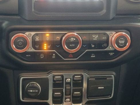 Used 2021 Jeep Wrangler Unlimited Sport image 23