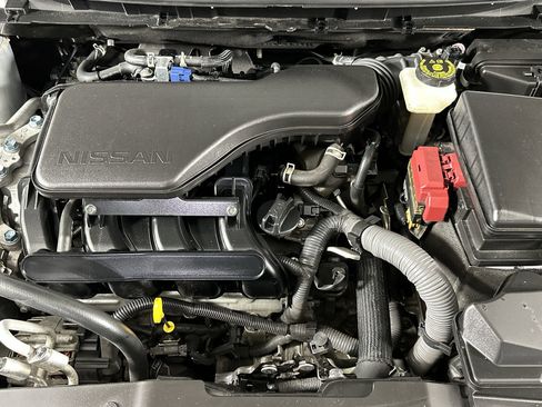 Used 2021 Nissan Rogue Sport S image 32