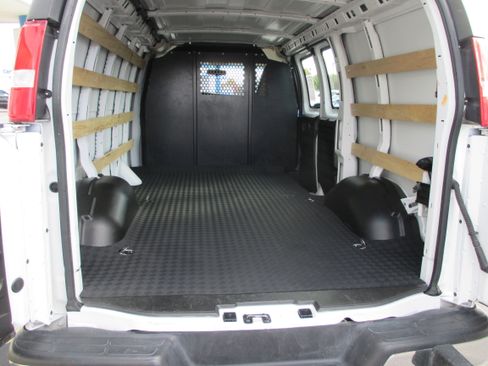 Used 2023 Chevrolet Express 2500 w/ Driver Convenience Package image 10