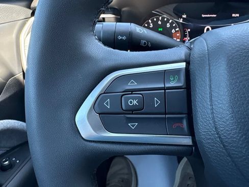 Used 2023 Jeep Compass Latitude w/ Convenience Group AWD/4WD image 27
