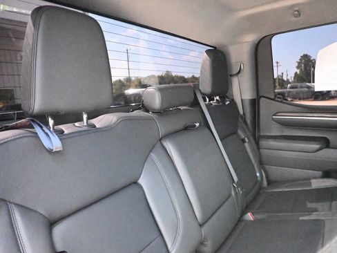 Used 2025 GMC Sierra 1500 SLT RWD image 33