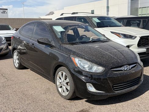 Used 2012 Hyundai Accent GLS w/ Premium Pkg 3 FWD image 2