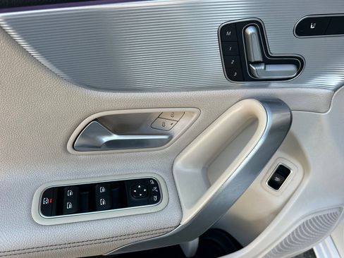 Used 2022 Mercedes-Benz A 220 image 11