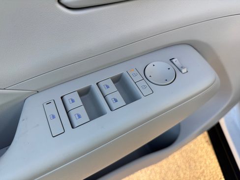 New 2025 Hyundai Kona SEL image 18