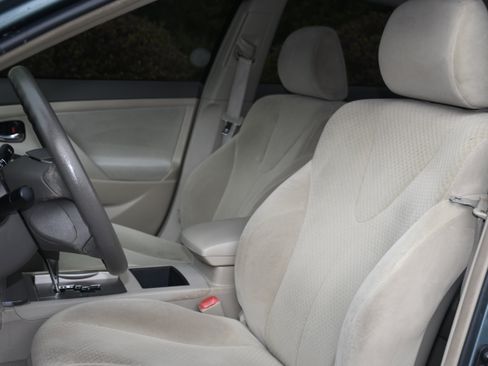 Used 2009 Toyota Camry LE FWD image 11
