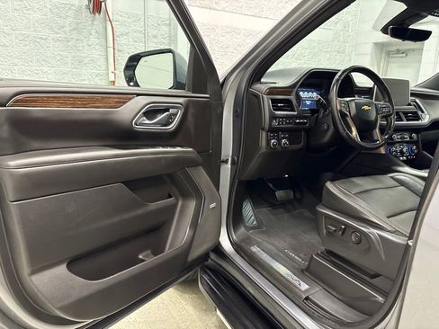 Used 2021 Chevrolet Suburban High Country AWD/4WD image 12