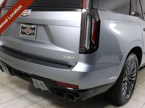 Used 2023 Cadillac Escalade V AWD/4WD image 46