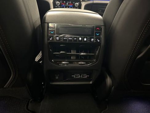 New 2025 Jeep Grand Cherokee Summit image 22