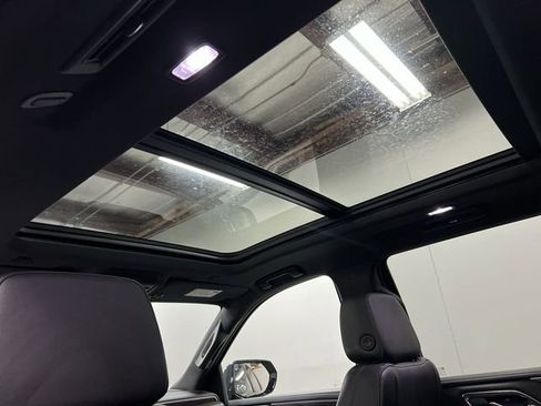 Used 2021 Chevrolet Tahoe Z71 w/ Luxury Package image 19