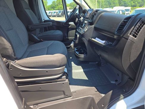 Used 2023 RAM ProMaster 2500 FWD image 6