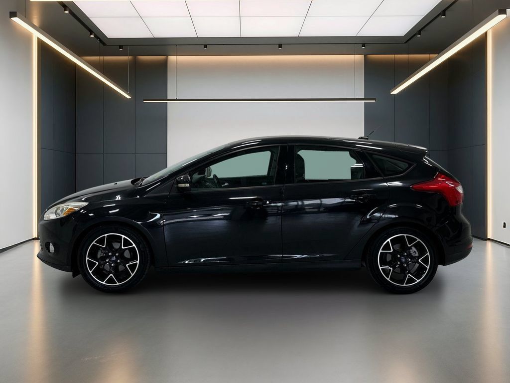 Used 2014 Ford Focus SE w/ Equipment Group 201A FWD image 2