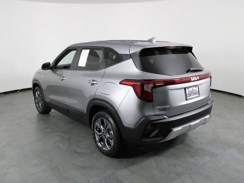 Used 2024 Kia Seltos LX AWD/4WD image 3