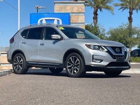 Used 2019 Nissan Rogue SL FWD image 3