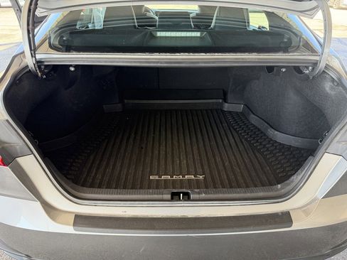 Used 2025 Toyota Camry SE image 21