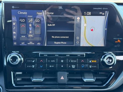 Used 2021 Toyota Highlander Limited image 14