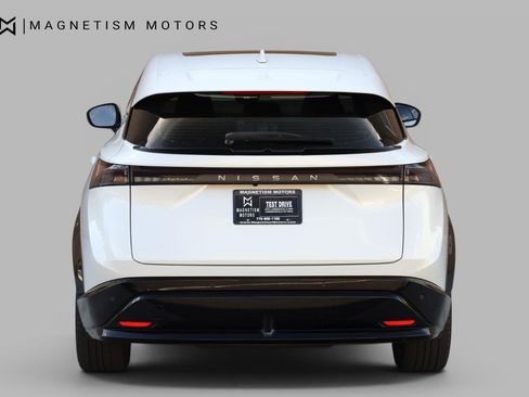 Used 2023 Nissan Ariya AWD image 8