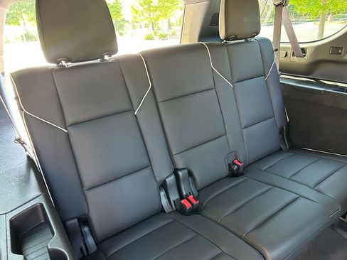 Used 2024 Cadillac Escalade ESV Premium Luxury AWD/4WD image 48