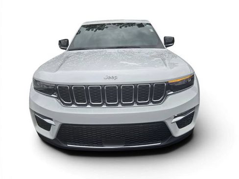 Used 2025 Jeep Grand Cherokee Limited RWD image 9