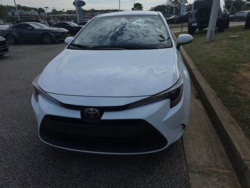 Used 2025 Toyota Corolla LE w/ Convenience Package image 4