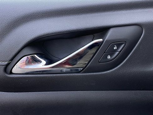 Used 2023 GMC Acadia SLT w/ Elevation Edition FWD image 13