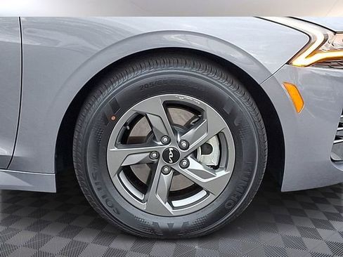 Used 2022 Kia K5 LXS image 10